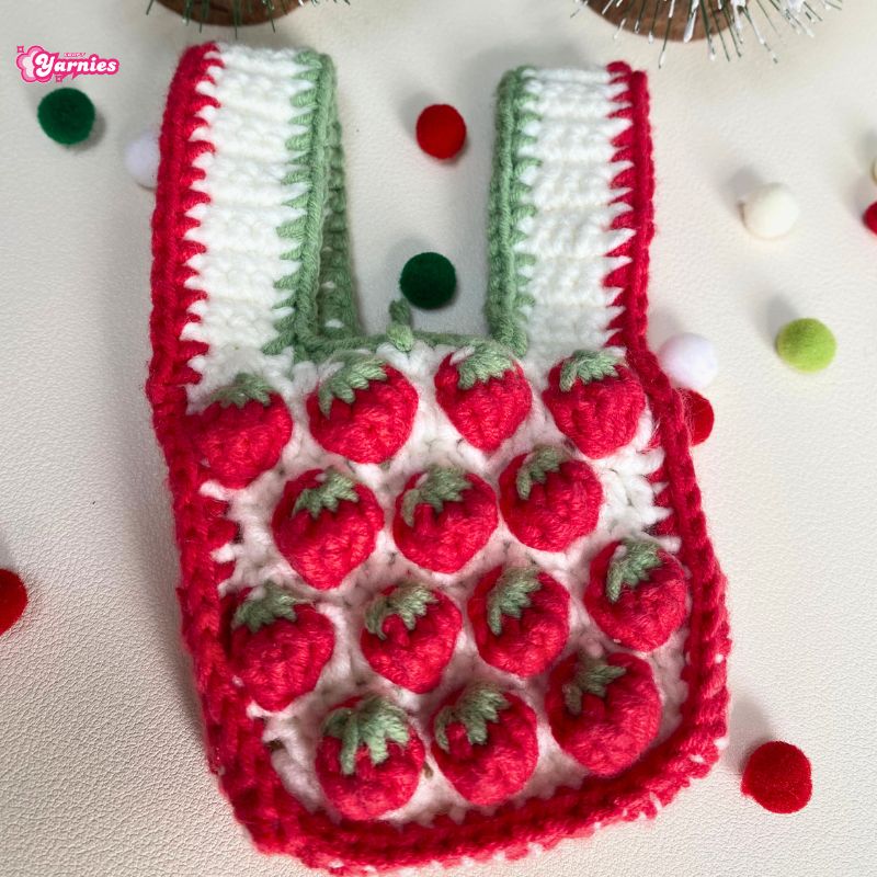 Hand-crocheted cute stereo strawberry Bluetooth headphone bag